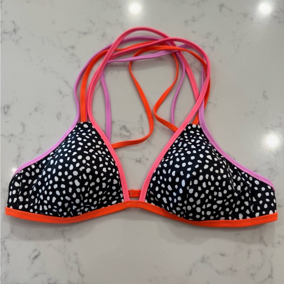 Victoria's Secret Black and Pink Bikini - Picture 2 of 4